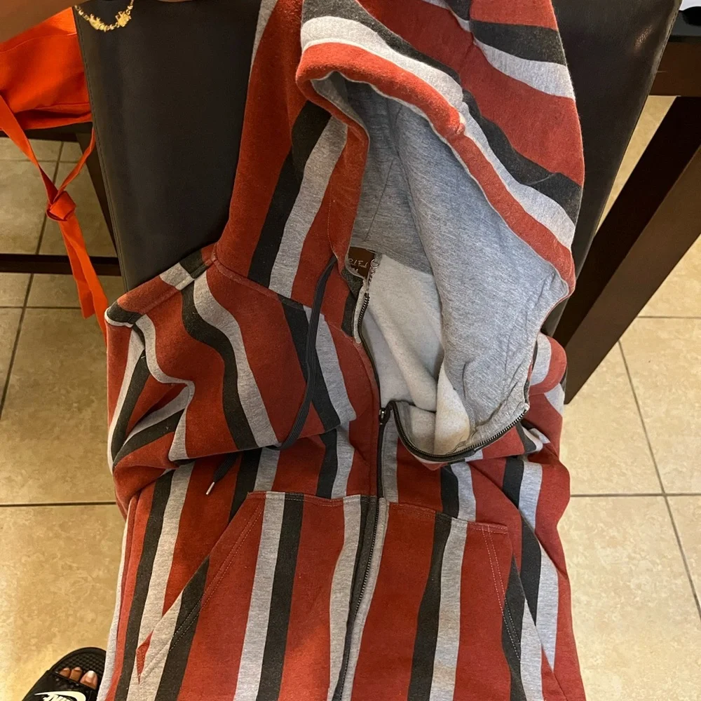 Striped jacket. - Picture 2 of 3